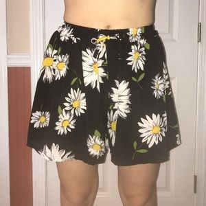 flowy daisy shorts